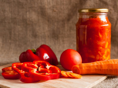 Вкусная заправка из помидоров и сладкого перца (рецепт)