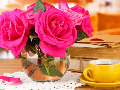 Чтобы розы дольше стояли: как сохранить розы в вазе?