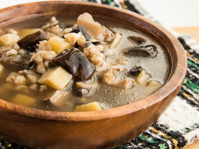 Готовим вкусный грибной суп с перловкой (рецепт)