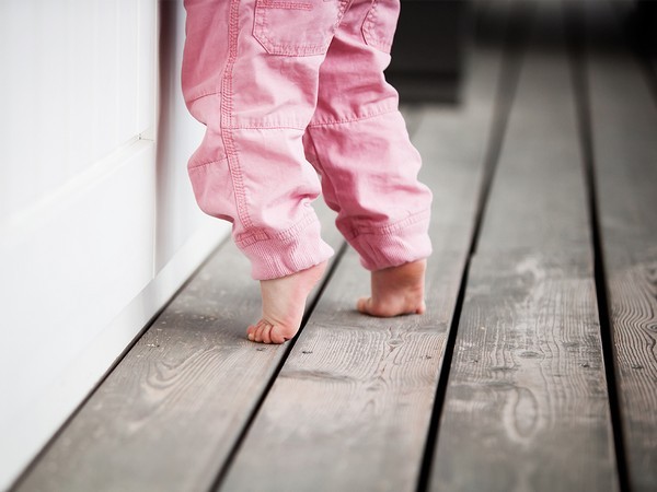 Почему ребенок ходит на носочках?