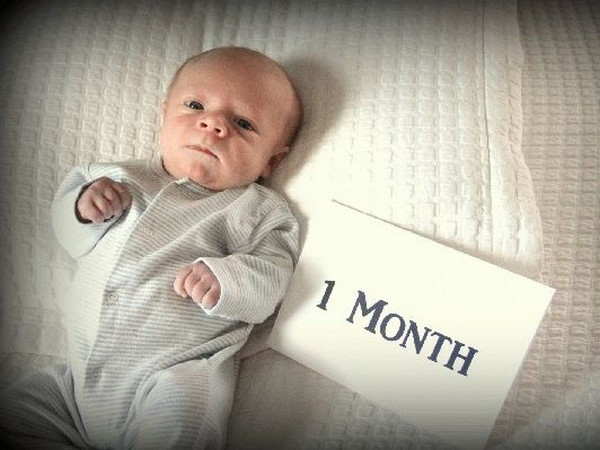 Первый месяц жизни: контакт ребенка с мамой