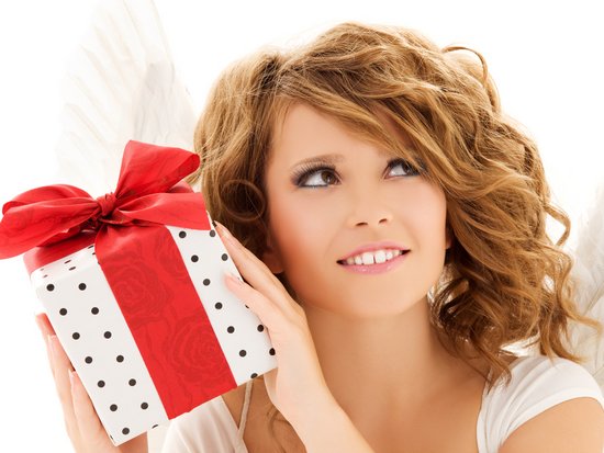 Как правильно выбрать подарок для женщины?