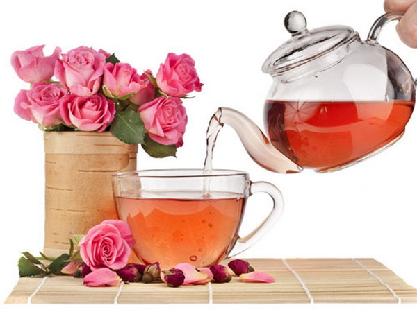 Чай из бутонов роз и каркадэ