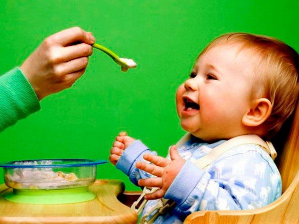 ​Ошибки введения первого прикорма ребенка при грудном вскармливании