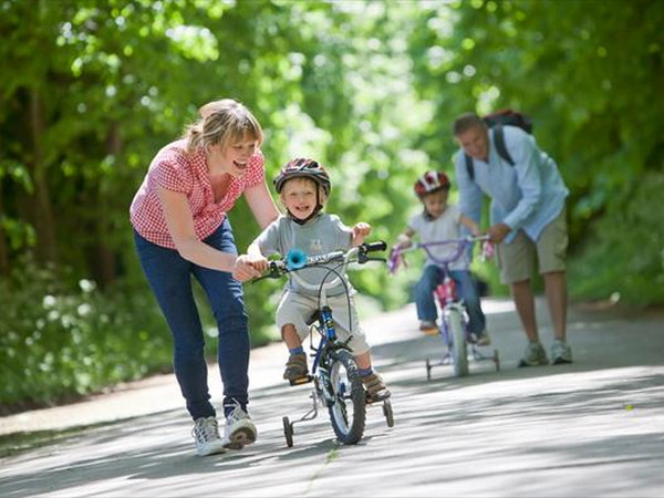 ​Как научить ребенка кататься на велосипеде?