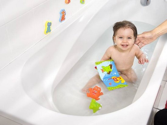 Основные принадлежности и время купания ребенка