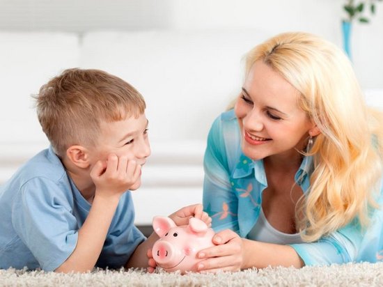 Как воспитать у ребенка правильное отношение к деньгам