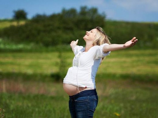 Почему нельзя поднимать руки при беременности