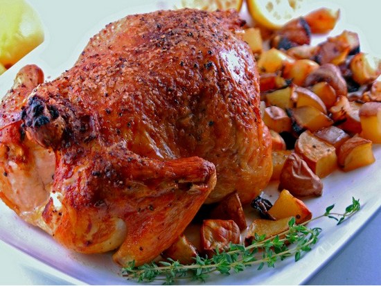 Как запечь курицу в духовке целиком? Рецепт