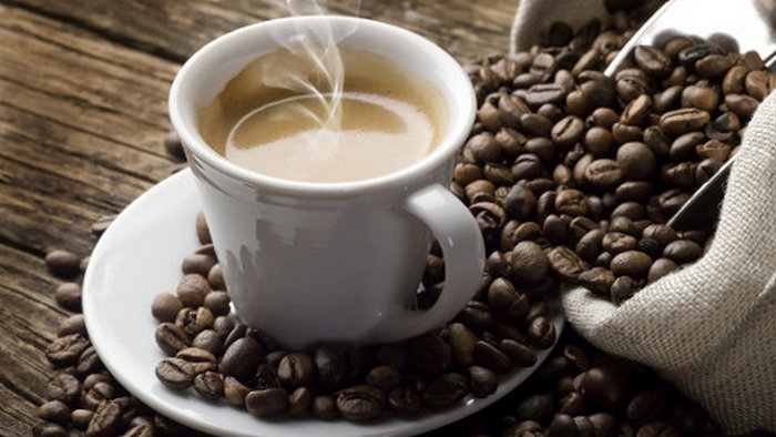 Почему болит голова, когда прекращаешь пить кофе?