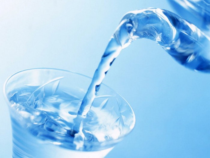 Как правильно пить воду: 10 советов