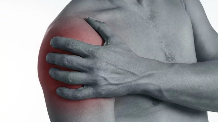 4 упражнения, которые помогут снять боль в области плеча